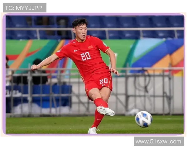 中国足球明星出席盛典展现风采引发球迷热议与期待